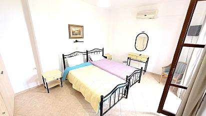 2-5806004aaa